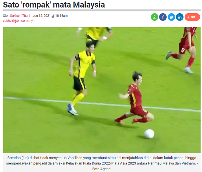 Báo chí Malaysia xác nhận Văn Toàn đã bị phạm lỗi trong vòng cấm - Ảnh 3.
