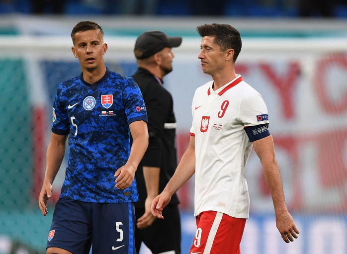 Siêu sao Lewandowski tịt ngòi, Ba Lan thất thủ trước Slovakia - Ảnh 2.