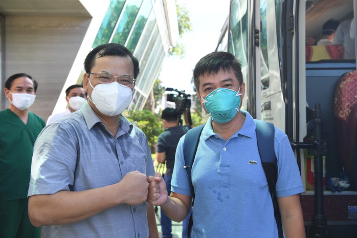 Đội phản ứng nhanh Bệnh viện Chợ Rẫy rời Bắc Giang về TP HCM - Ảnh 1.