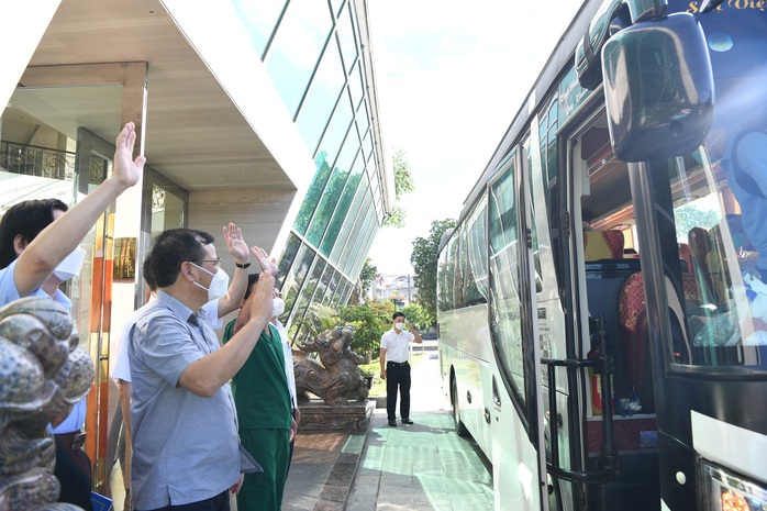 Đội phản ứng nhanh Bệnh viện Chợ Rẫy rời Bắc Giang về TP HCM - Ảnh 2.