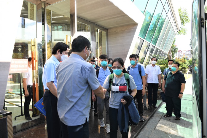 Đội phản ứng nhanh Bệnh viện Chợ Rẫy rời Bắc Giang về TP HCM - Ảnh 5.