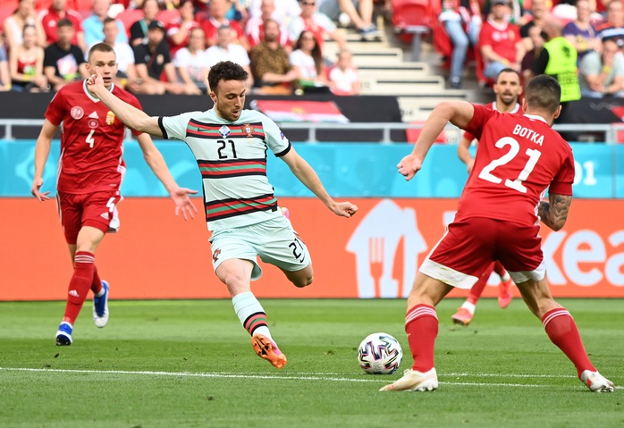 Bồ Đào Nha – Hungary 3-0: Cú đúp đưa Ronaldo vào lịch sử - Ảnh 2.