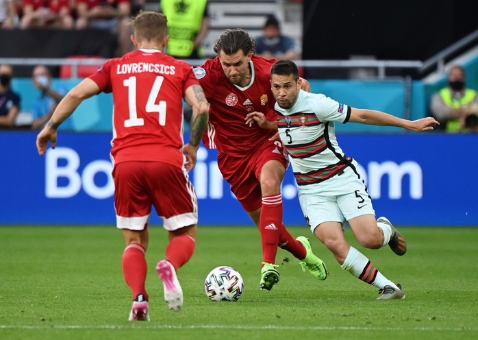 Bồ Đào Nha – Hungary 3-0: Cú đúp đưa Ronaldo vào lịch sử - Ảnh 4. Bồ Đào Nha – Hungary 3-0: Cú đúp đưa Ronaldo vào lịch sử - Ảnh 4.