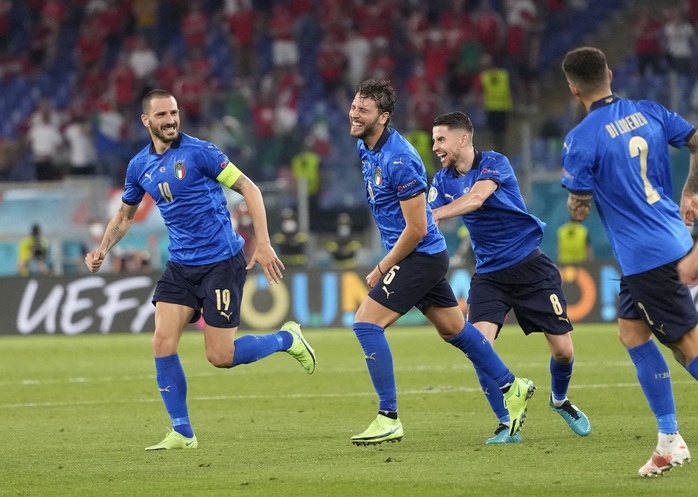 Vùi dập Thụy Sĩ 3-0, tuyển Ý lập đại công vòng bảng Euro - Ảnh 3.