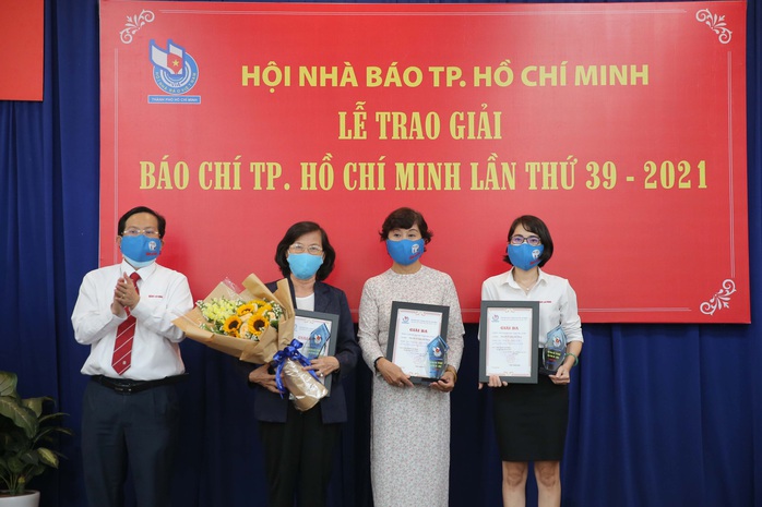 Báo Người Lao Động đoạt 8 giải Báo chí TP HCM năm 2021 - Ảnh 3.