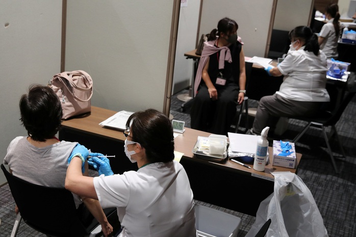 Châu Á tăng tốc phủ sóng vắc-xin Covid-19 - Ảnh 1.