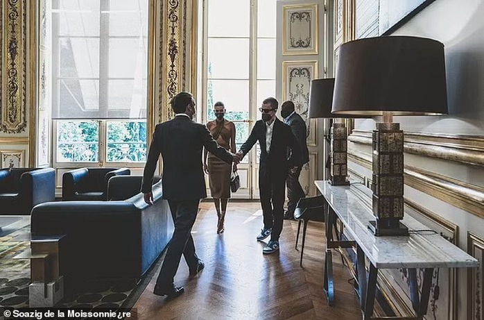 Vợ chồng Justin Bieber gây sốc khi diện kiến Tổng thống Pháp - Ảnh 4.