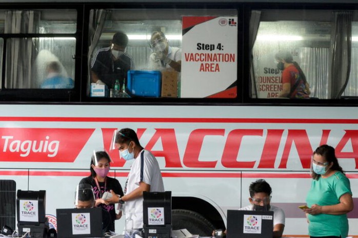 Tổng thống Philippines: Sẽ bỏ tù người từ chối tiêm vắc-xin Covid-19 - Ảnh 1.