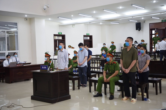 Nguyên giám đốc CDC Hà Nội bị y án 10 năm tù - Ảnh 1.