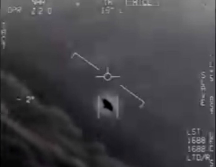 Mỹ chuẩn bị báo cáo bom tấn về UFO - Ảnh 1.
