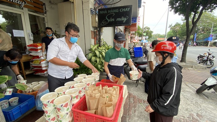 Thành phố này kỳ lạ lắm! - Ảnh 1.