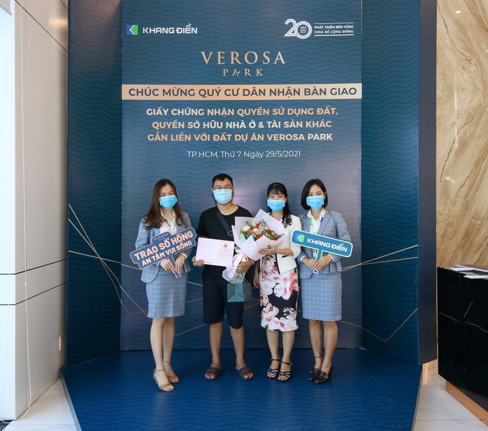 Khang Điền bắt đầu bàn giao sổ hồng cho cư dân Verosa Park & Safira - Ảnh 1. Khang Điền bắt đầu bàn giao sổ hồng cho cư dân Verosa Park & Safira - Ảnh 1.