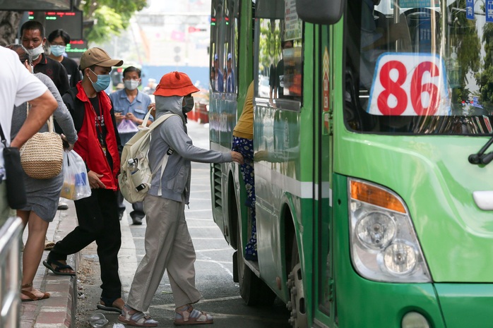 Lắng nghe người dân hiến kế: Tạo thói quen sử dụng xe buýt - Ảnh 1.