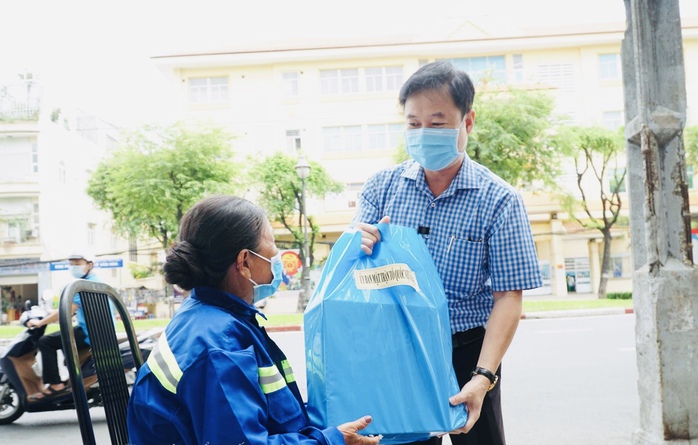 Sự thật thông tin chuỗi lây nhiễm SARS-CoV-2 có các tiểu thương ở chợ Kim Biên - Ảnh 1.