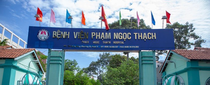 TP HCM: Phát hiện 25 bệnh nhân và người thân nhiễm SARS-CoV-2 tại Bệnh viện Phạm Ngọc Thạch  - Ảnh 1.