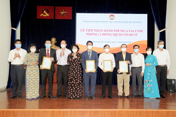 Trong tâm dịch, doanh nghiệp vẫn giữ vững “mục tiêu kép”, sẵn sàng chung tay vì cộng đồng - Ảnh 3. Trong tâm dịch, doanh nghiệp vẫn giữ vững “mục tiêu kép”, sẵn sàng chung tay vì cộng đồng - Ảnh 3.