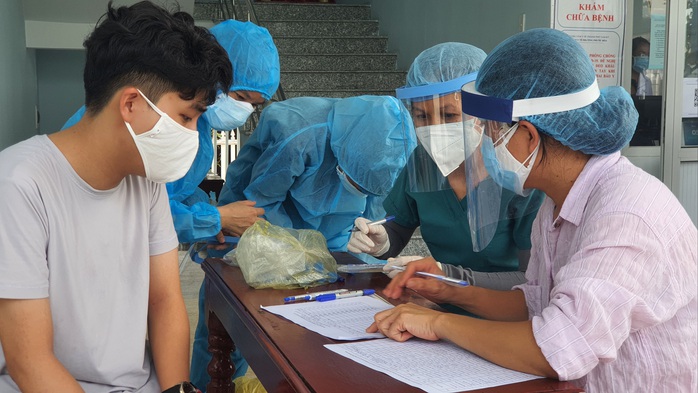 Quảng Nam giám sát y tế 3.515 người về từ TP HCM, Hà Nội - Ảnh 1.