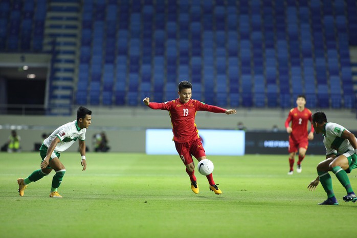 Tuyển Việt Nam đè bẹp Indonesia 4-0, vững ngôi đầu bảng G - Ảnh 12.