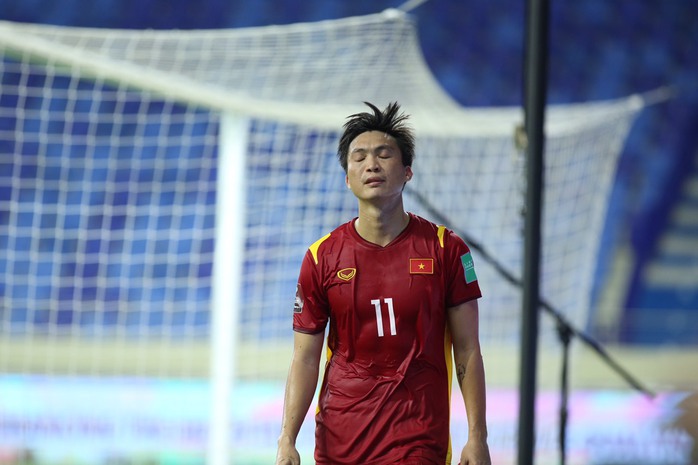 Tuyển Việt Nam đè bẹp Indonesia 4-0, vững ngôi đầu bảng G - Ảnh 6.