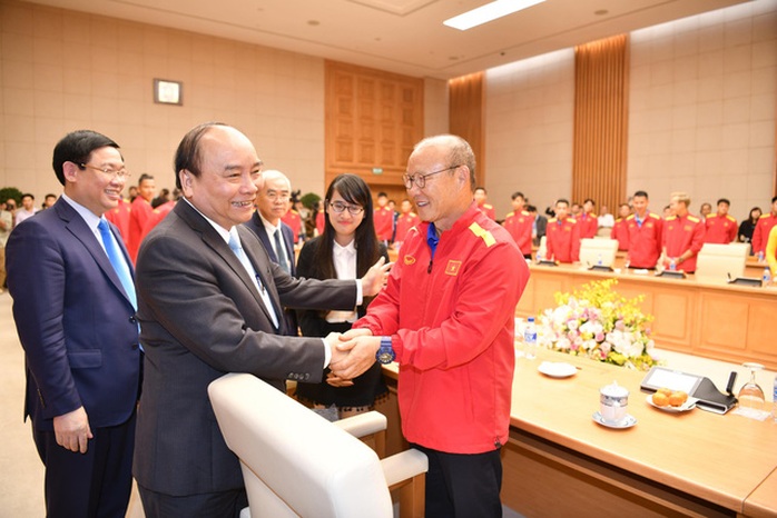 Chủ tịch nước và Chủ tịch Quốc hội chúc mừng chiến thắng của Đội tuyển Việt Nam - Ảnh 1.