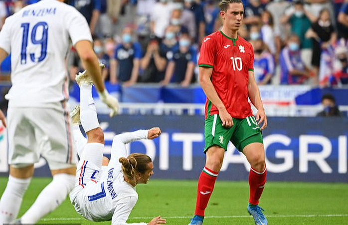 Thắng Bulgaria 3-0, tuyển Pháp lo mất Benzema đá đại chiến Euro - Ảnh 1.