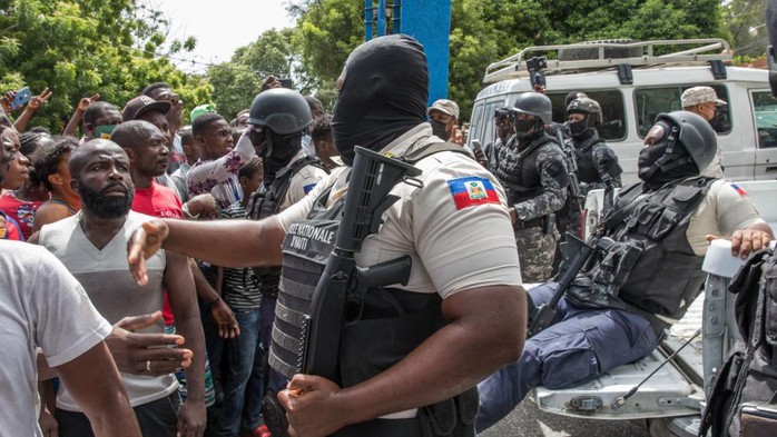 Tổng thống Haiti bị chính vệ sĩ của mình sát hại? - Ảnh 1.