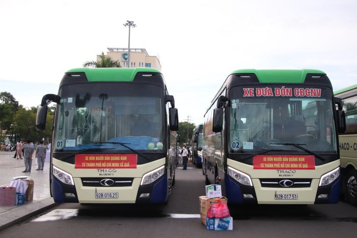 Quảng Nam đưa xe đón đồng hương, mang theo 100 tấn nông sản hỗ trợ TP HCM - Ảnh 3.