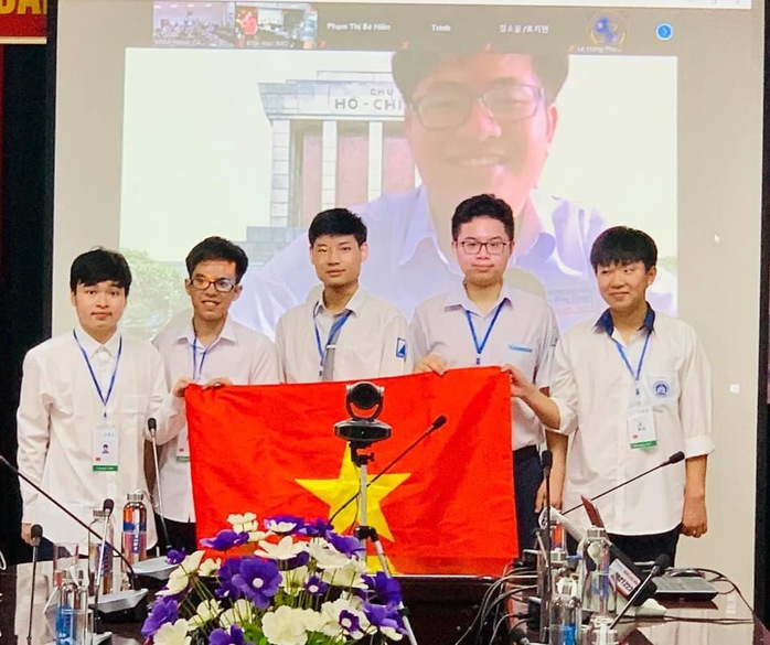 Học sinh Việt Nam xuất sắc đoạt 15 huy chương tại các Olympic quốc tế - Ảnh 3.