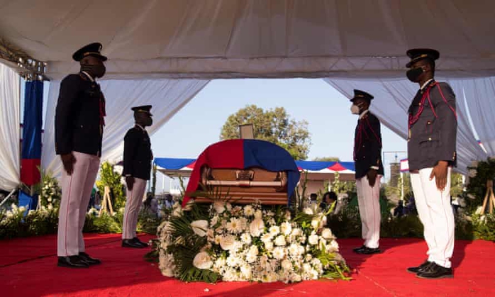 Hỗn loạn trong tang lễ cố Tổng thống Haiti - Ảnh 4.