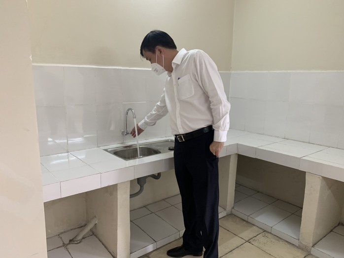 Sawaco nỗ lực cung cấp nước sạch miễn phí cho Khu cách ly tập trung, Bệnh viện dã chiến điều trị Covid-19 tại TP HCM - Ảnh 1. Sawaco nỗ lực cung cấp nước sạch miễn phí cho Khu cách ly tập trung, Bệnh viện dã chiến điều trị Covid-19 tại TP HCM - Ảnh 1.