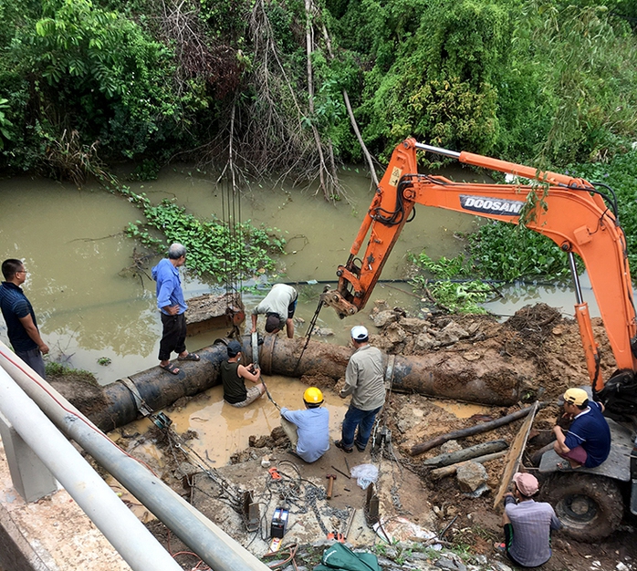 TP Đồng Hới bất ngờ mất nước sinh hoạt cục bộ do sự cố đường ống - Ảnh 1.