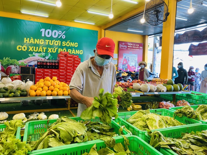 Thực hư việc phân biệt khi phát phiếu mua thực phẩm ở phường Linh Xuân, TP Thủ Đức - Ảnh 1.