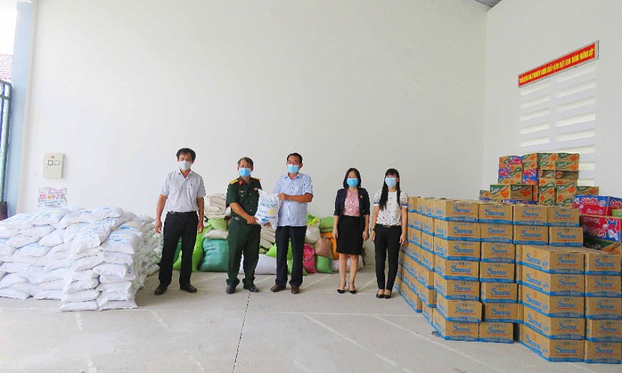 Yến sào Khánh Hòa hỗ trợ gần 2 tỉ đồng chung tay phòng, chống dịch Covid-19 - Ảnh 2. Yến sào Khánh Hòa hỗ trợ gần 2 tỉ đồng chung tay phòng, chống dịch Covid-19 - Ảnh 2.