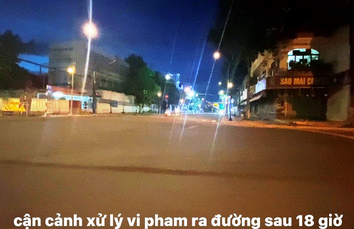 CLIP: Cận cảnh xử phạt người dân vi phạm ra đường sau 18 giờ ở Tiền Giang - Ảnh 6.