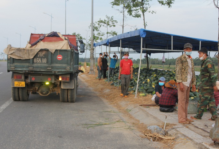 Lênh đênh phận dưa, đời người - Ảnh 4.