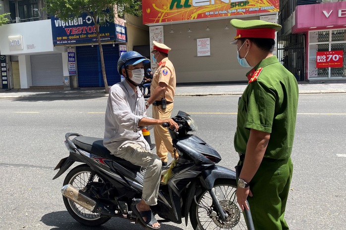 Đà Nẵng ban hành mẫu giấy đi đường trong thời gian giãn cách xã hội - Ảnh 2.