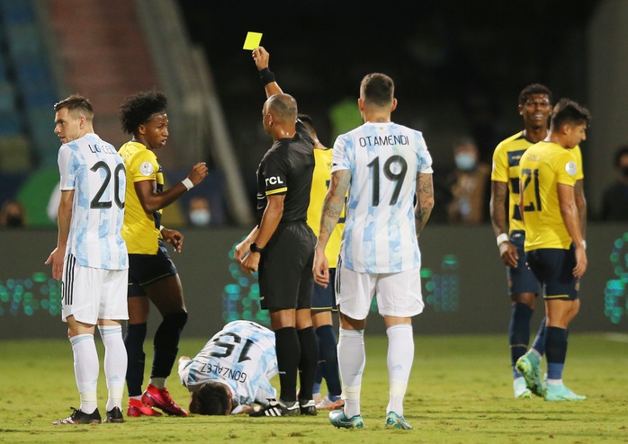 Messi trình diễn siêu hạng, Argentina hạ Ecuador vào bán kết Copa America - Ảnh 2.