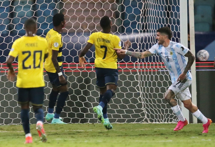Messi trình diễn siêu hạng, Argentina hạ Ecuador vào bán kết Copa America - Ảnh 4.