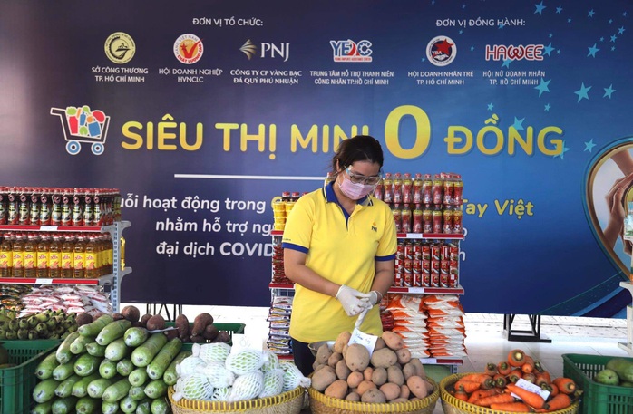 Thêm nhiều Siêu thị mini 0 đồng hỗ trợ người lao động khó khăn do đại dịch Covid-19 - Ảnh 1. Thêm nhiều Siêu thị mini 0 đồng hỗ trợ người lao động khó khăn do đại dịch Covid-19 - Ảnh 1.