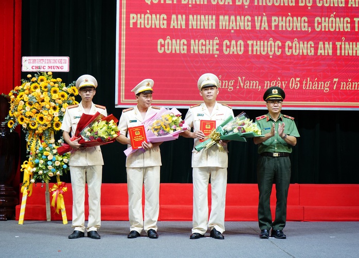 Công an Quảng Nam ra mắt phòng an ninh mạng - Ảnh 1.