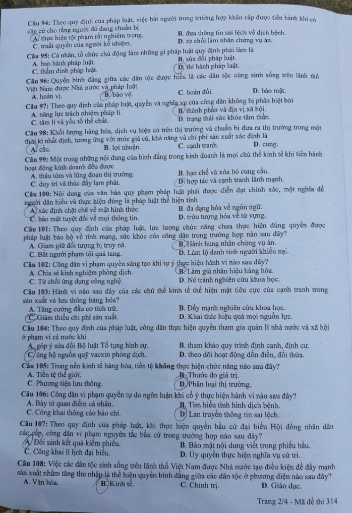 Thi tốt nghiệp THPT: Thí sinh phấn khởi vì đề thi tổ hợp dễ - Ảnh 5.