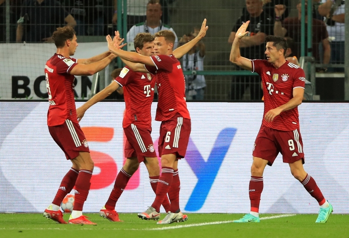 Siêu sao Lewandowski nổ súng, Bayern Munich thoát thua trận ra quân Bundesliga - Ảnh 4.