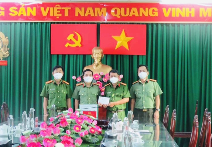 Lãnh đạo Công an TP HCM: Không để dân tự phát rời TP HCM về các tỉnh miền Tây - Ảnh 2. Lãnh đạo Công an TP HCM: Không để dân tự phát rời TP HCM về các tỉnh miền Tây - Ảnh 2.