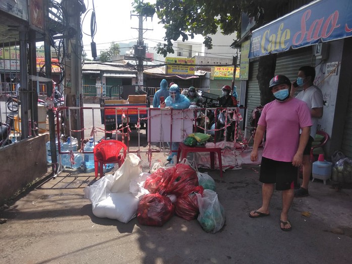 Phân công các bệnh viện tuyến trên hỗ trợ chuyên môn Covid-19 theo địa bàn tại TP HCM - Ảnh 1.