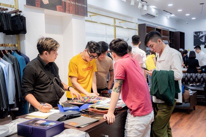 Dịch vụ may suit cưới tại nhà - Ảnh 2. Dịch vụ may suit cưới tại nhà - Ảnh 2.