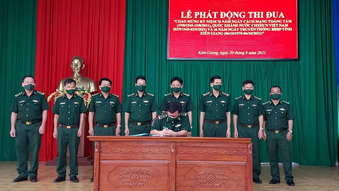 Bộ đội Biên phòng Kiên Giang phát động thi đua trong 46 ngày đêm - Ảnh 1.