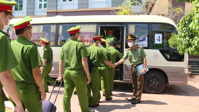 Bộ đội, công an đồng loạt tăng cường tại Long Hải, điểm nóng nhất Bà Rịa – Vũng Tàu - Ảnh 3.