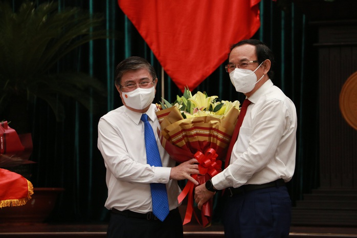 Chính thức miễn nhiệm chức Chủ tịch UBND TP HCM đối với ông Nguyễn Thành Phong - Ảnh 1.