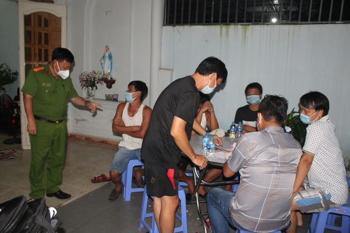 5 người đàn ông xanh mặt với bữa nhậu đắt giá ở TP Biên Hòa - Ảnh 1.