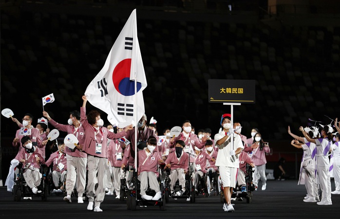 Khai mạc Paralympic Tokyo: Sắc màu của nhân văn và tình người - Ảnh 5.